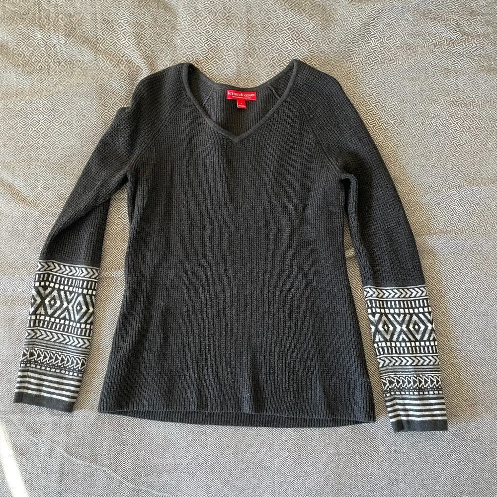 Krimson Klover Waffle Knit V-neck Sweater, size S